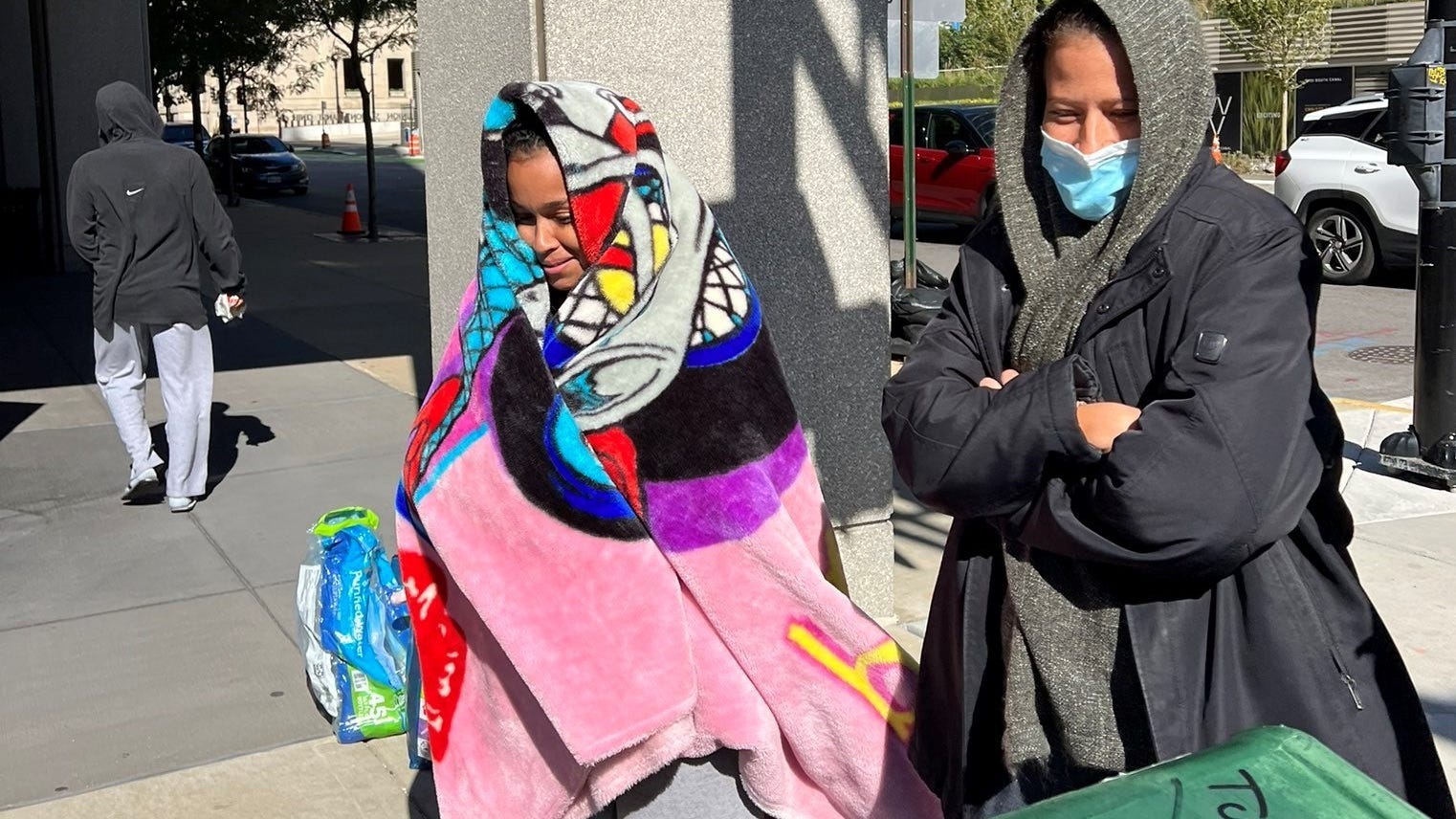 Alderman, other locals scramble to get supplies to 50 more migrants bussed to Chicago