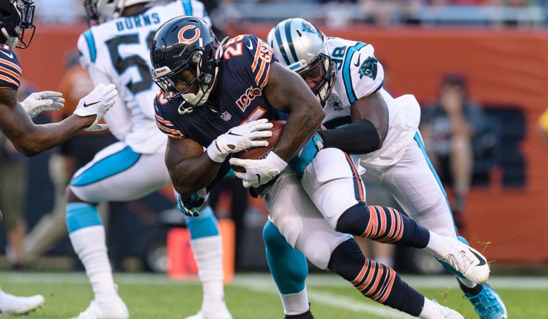 Bears running back Mike Davis (25)