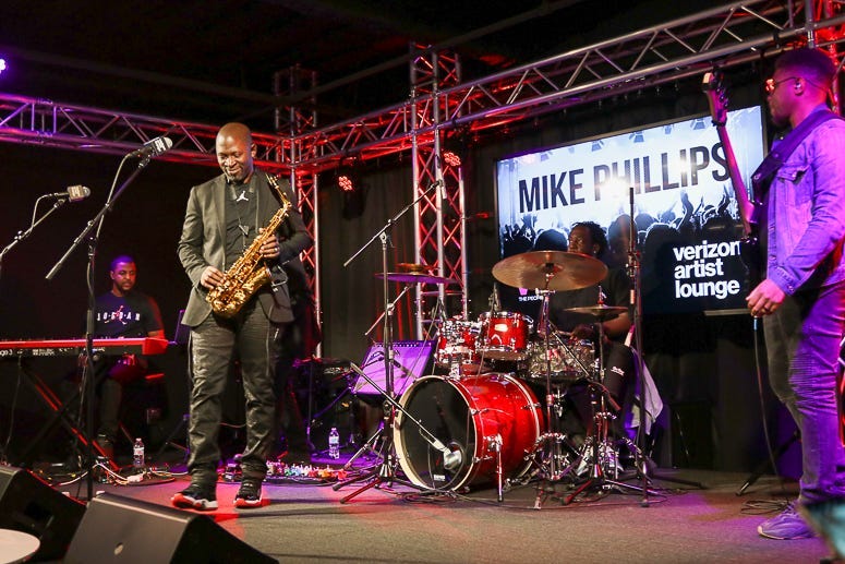 Mike Phillips Performance