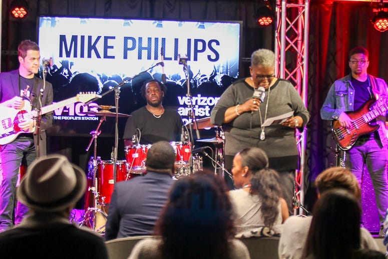Mike Phillips Performance