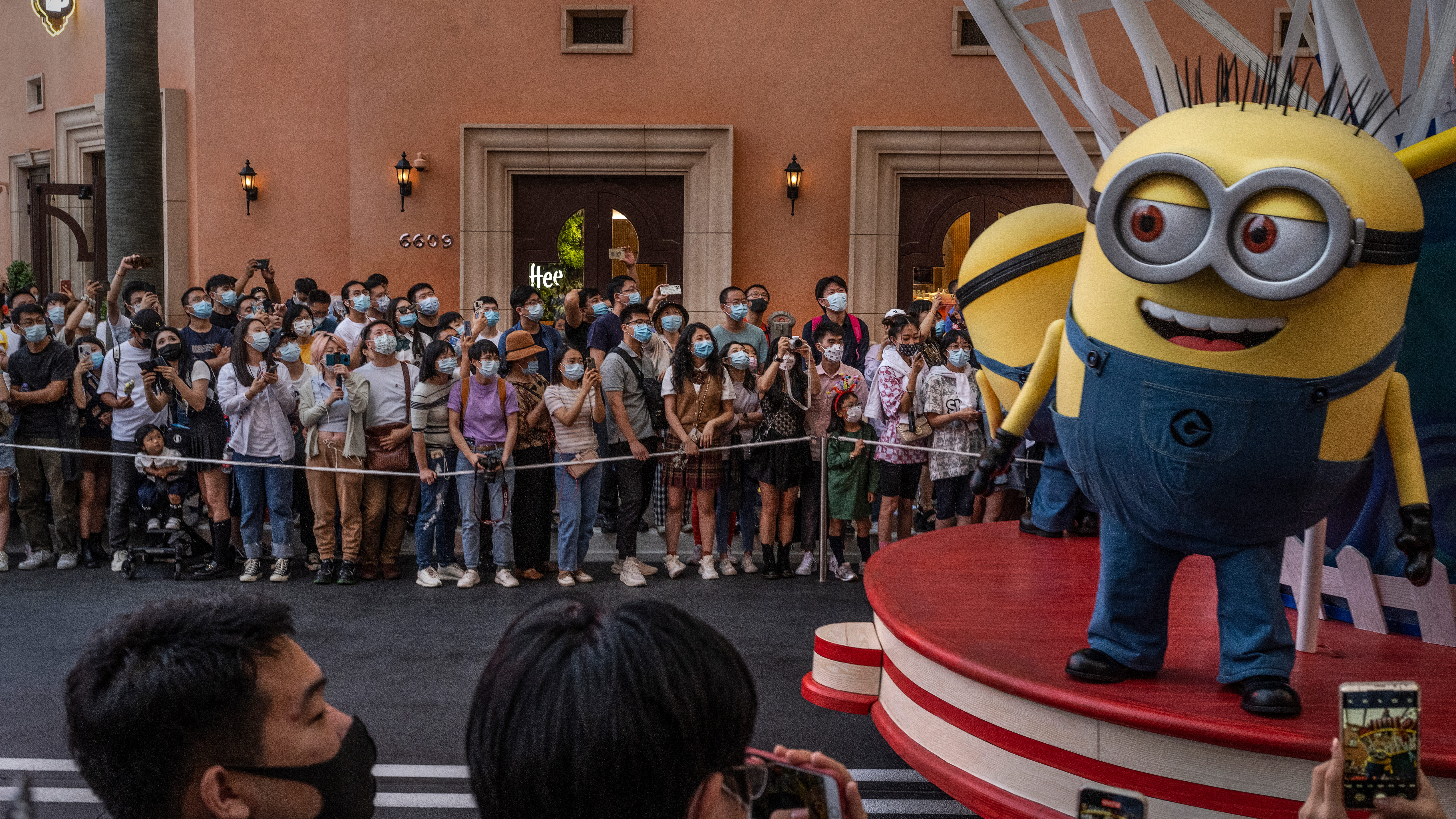 Teens in suits banned from theaters following 'Minions'-inspired TikTok trend