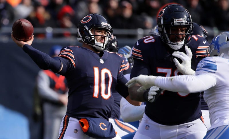 Bears quarterback Mitchell Trubisky (10)