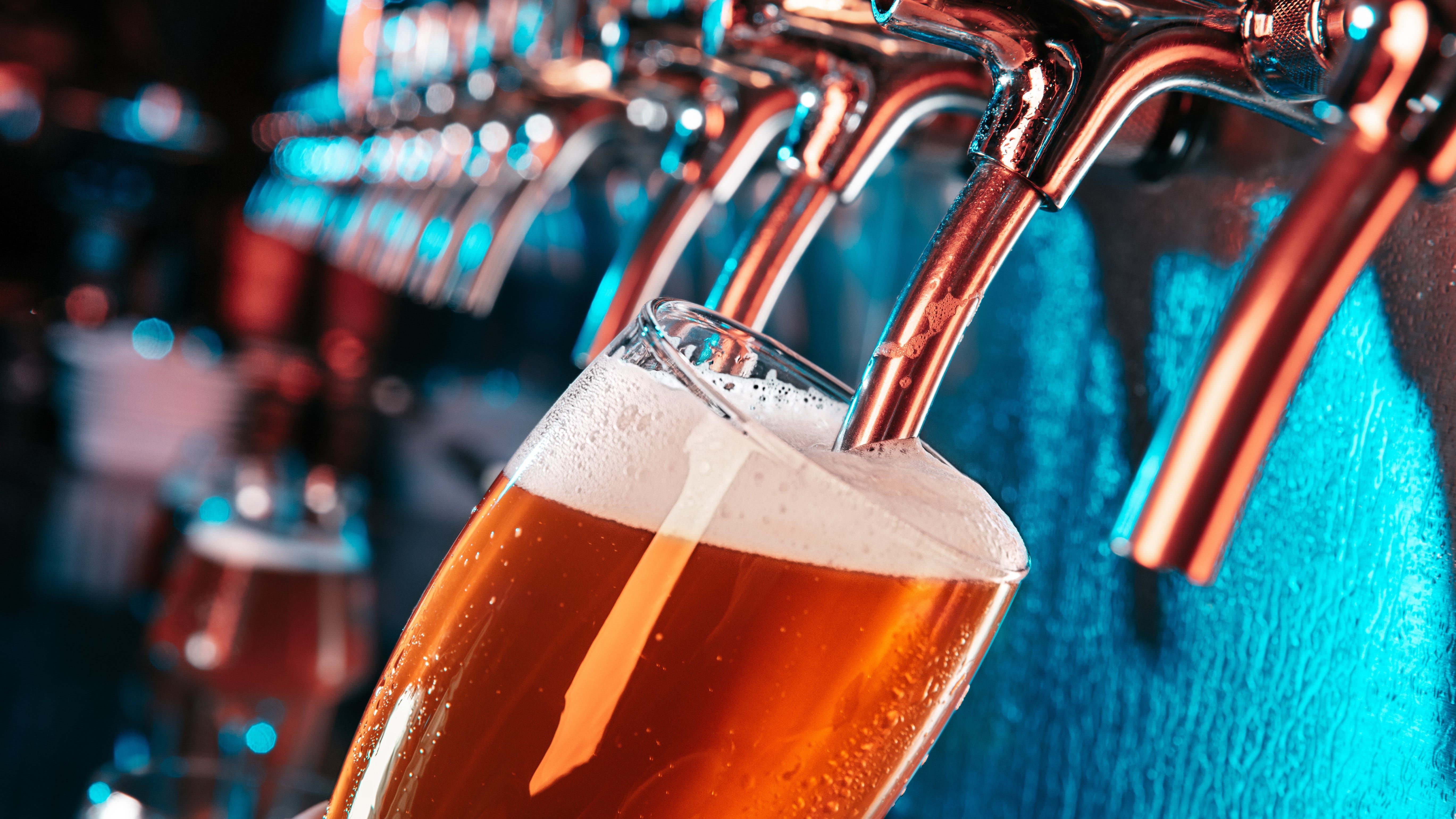 2 Minnesota bars face liquor license suspensions after defying state's Executive Order