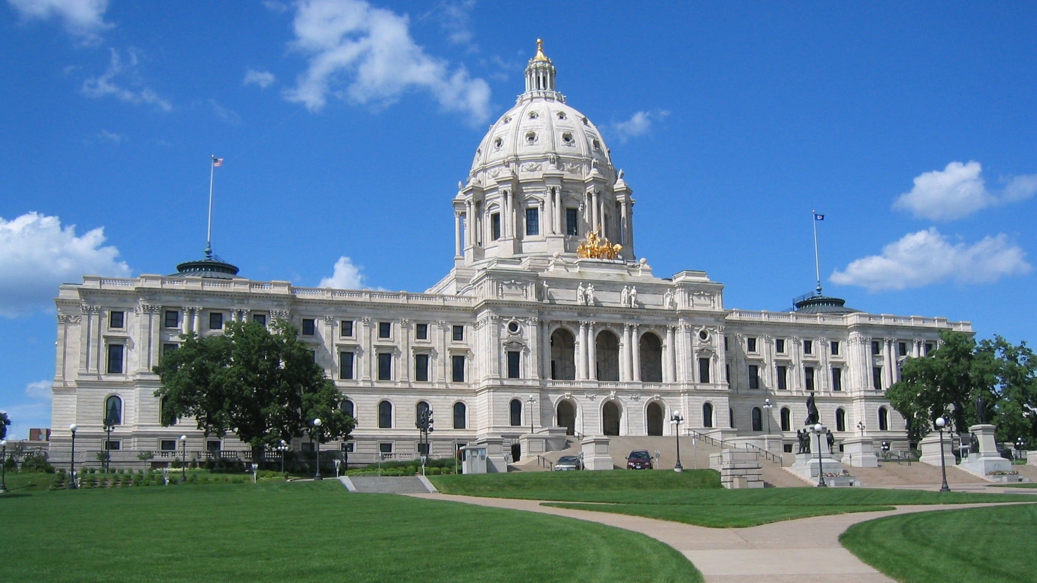 Minnesota legislature passes COVID-19 relief for businesses, workers
