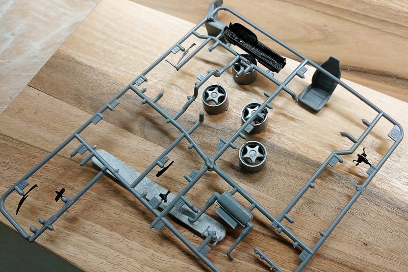 Model Kit Generic 