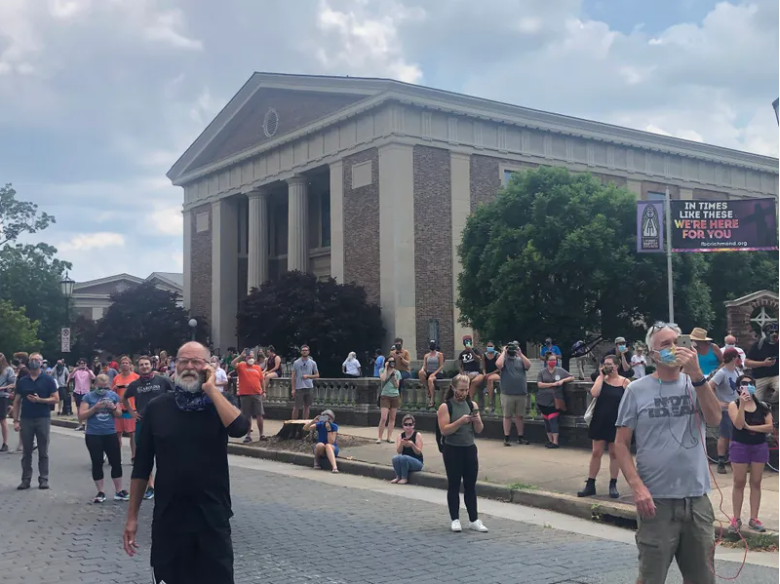 A crowded Monument Avenue in July 2020