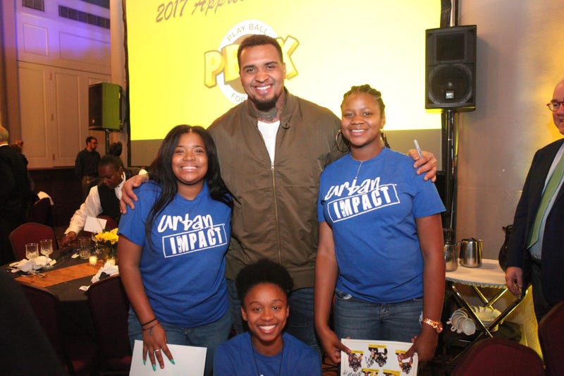 Pouncey with kids