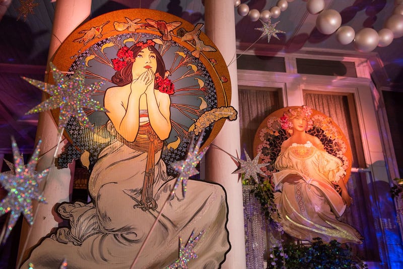Muses house float 