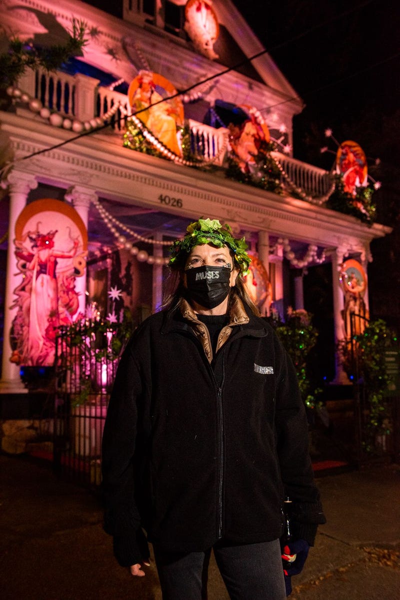 Muses House Float 