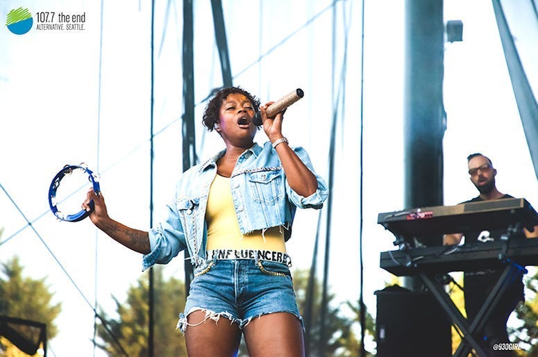 Noelle Scaggs performing with Fitz and the Tantrums at Marymoor Park