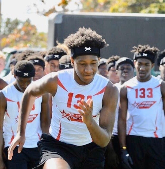 One of the top DE for 2022 is Miami Edison's Francois Nolton Jr.