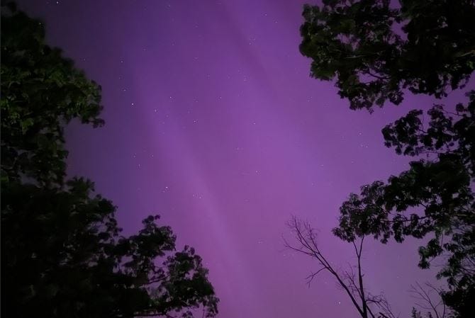northern lights Big Rock