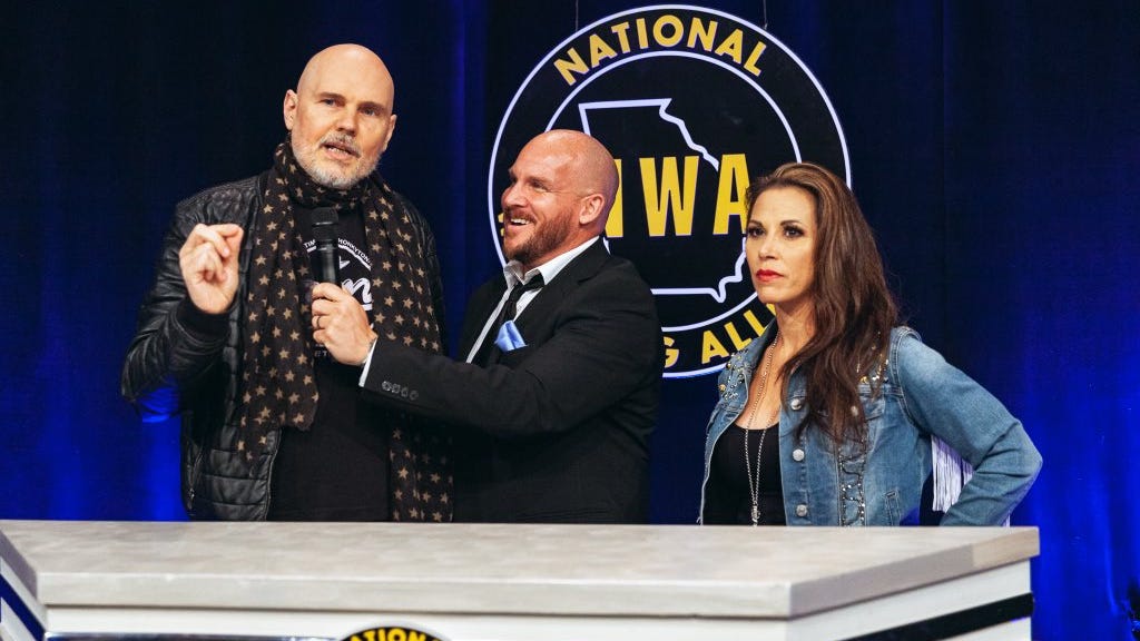 'Historic' pro wrestling returns to St. Louis for first time in 37 years