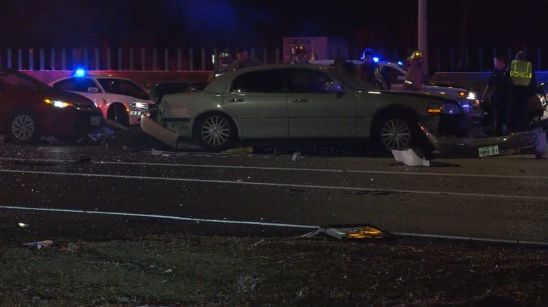 2 Killed, 6 injured in multiple overnight crashes on IH-35: Officials