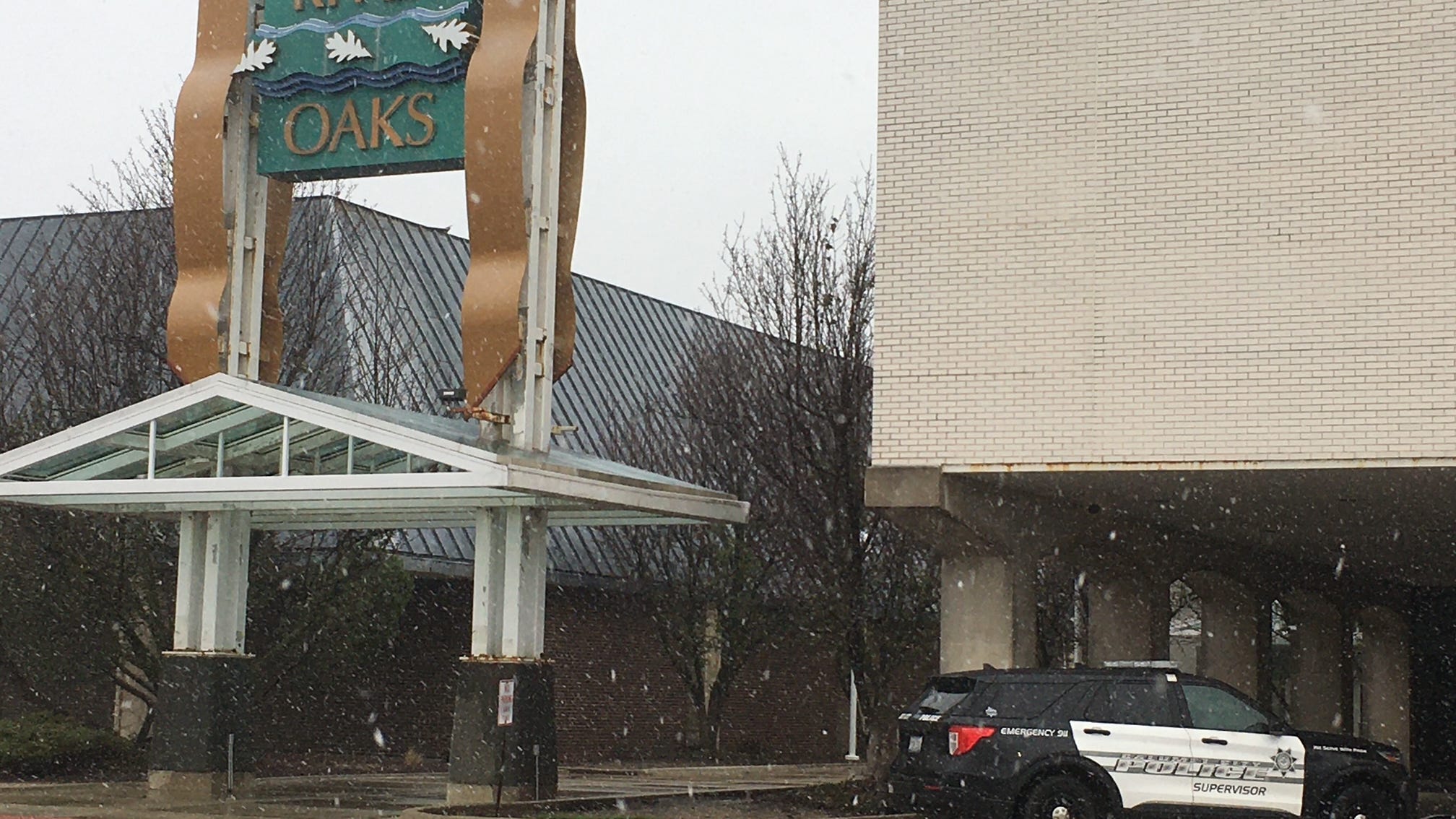Security guard dies after shooting at Calumet City mall