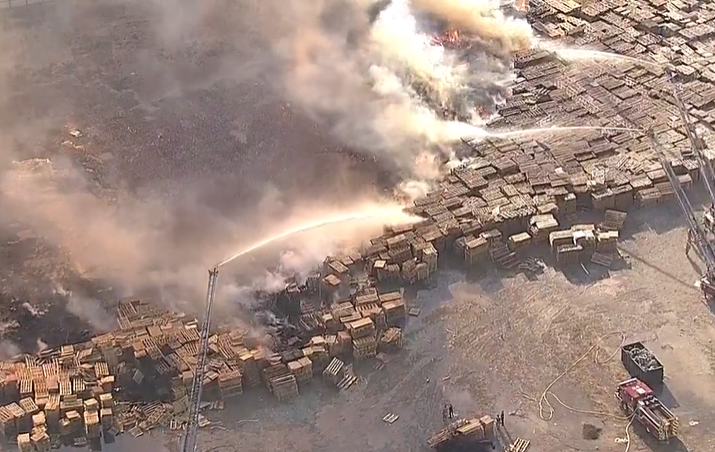 Pallet Fire in the area of 5310 Botham Jean Blvd.