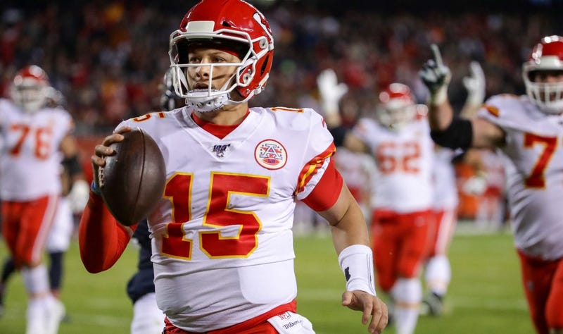 Chiefs quarterback Patrick Mahomes runs for a touchdown against the Bears.