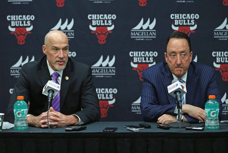 Bulls executives John Paxson, left, and Gar Forman