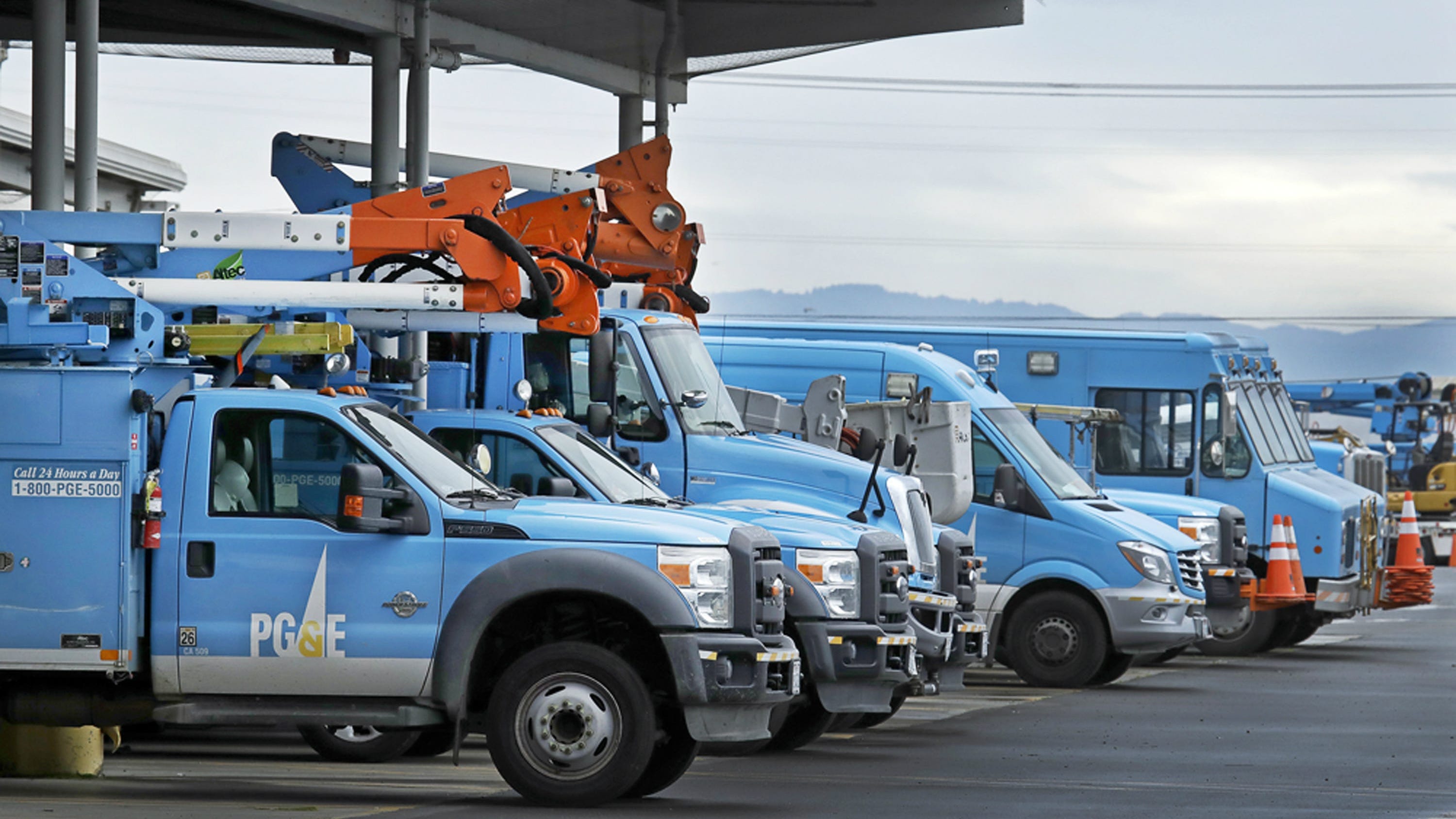 Smoke Creates Obstacle As PG&E Works To Restore Power In North Bay Today