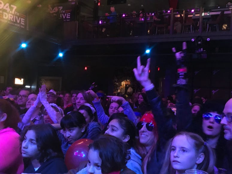 Fans listen to The Reflex.