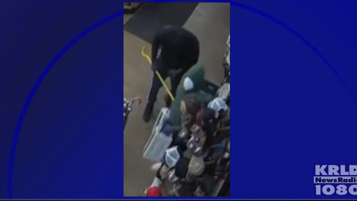 Police looking for three men who robbed Fort Worth convenience store