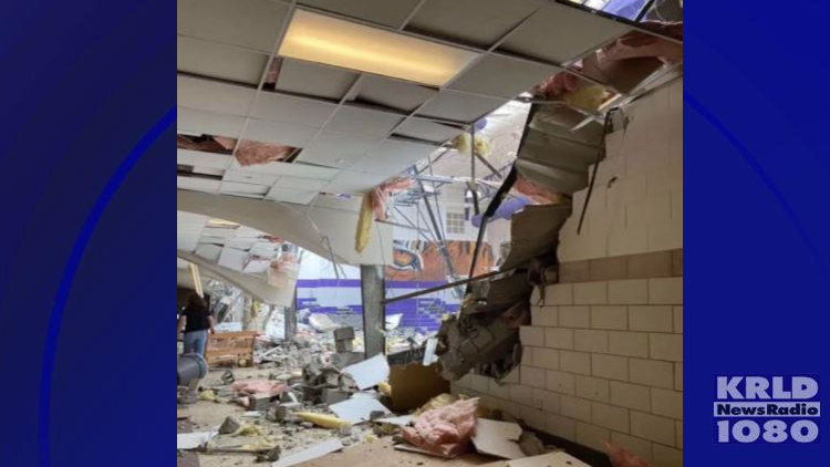 Tornado hits schools in Jacksboro