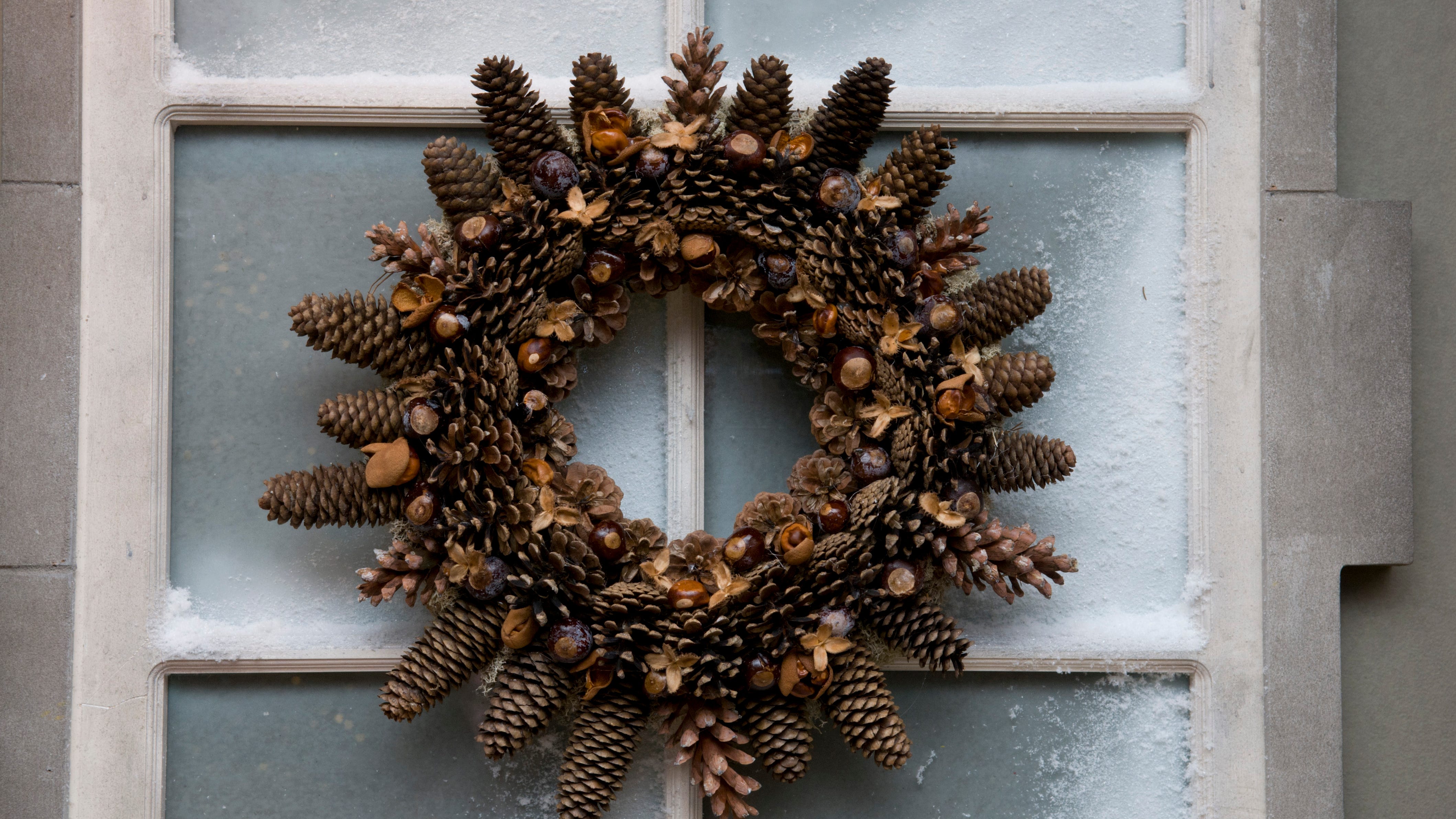 LISTEN: How to make your own holiday wreath