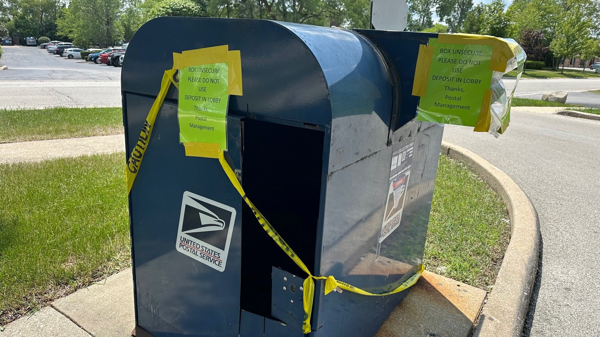 Public warned about financial fraud after thieves saw into mailbox
