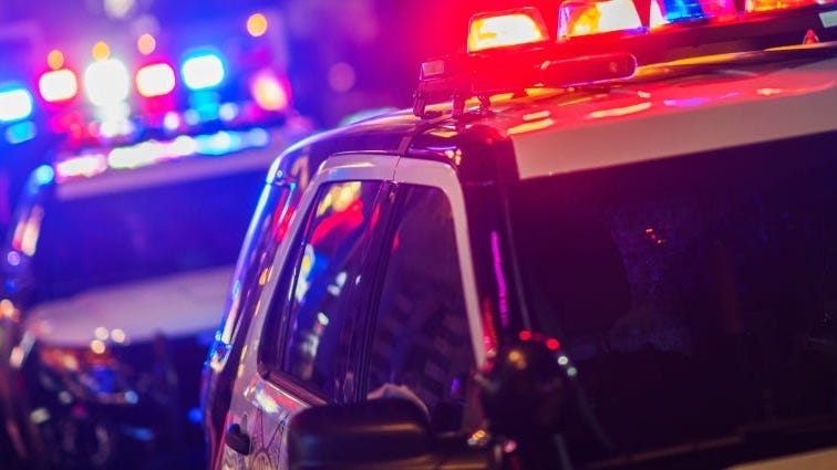 Driver held up at knifepoint, suspect jumped into his car while stopped at stoplight in St. Louis