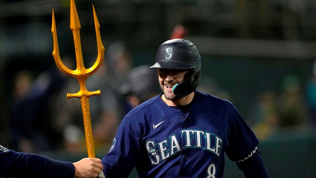 Giants acquire A.J. Pollock, Mark Mathias from Mariners before deadline
