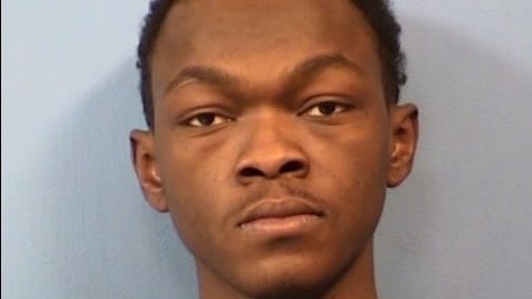 Portillo's drive-thru robbery suspect held on $100,000 bond: officials