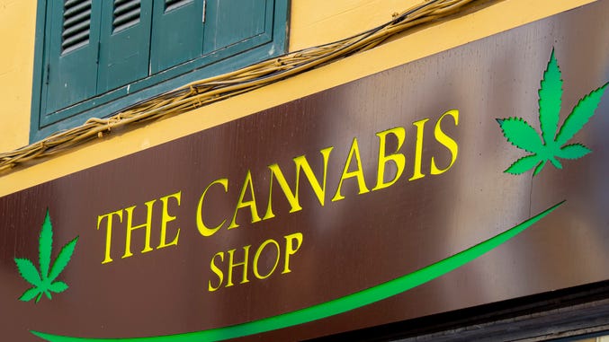 Number of pot shop licenses in Illinois will more than double as court lifts stay