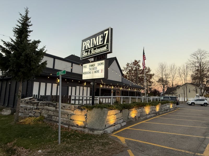 Prime 7 restaurant in Commerce