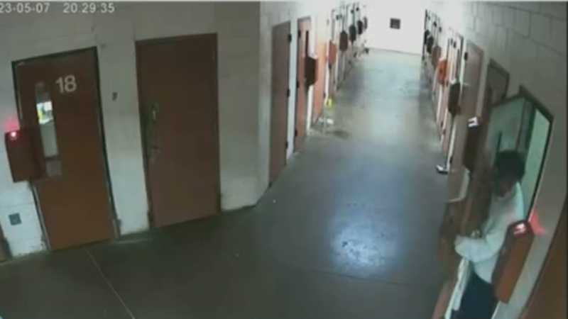 Philadelphia Industrial Correction Center prison break footage