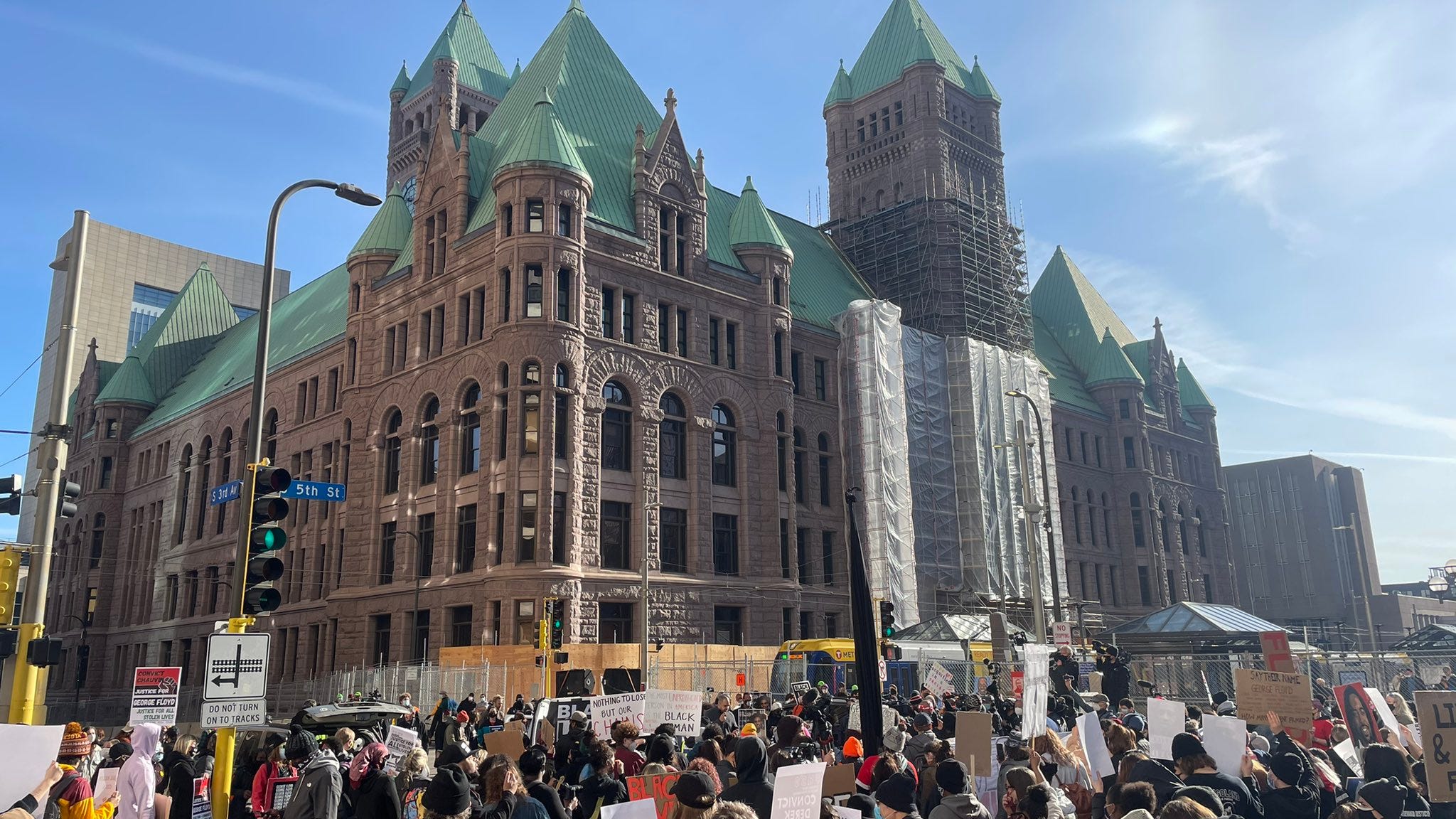 Pictures of downtown Minneapolis on day 1 of the Derek Chauvin trial