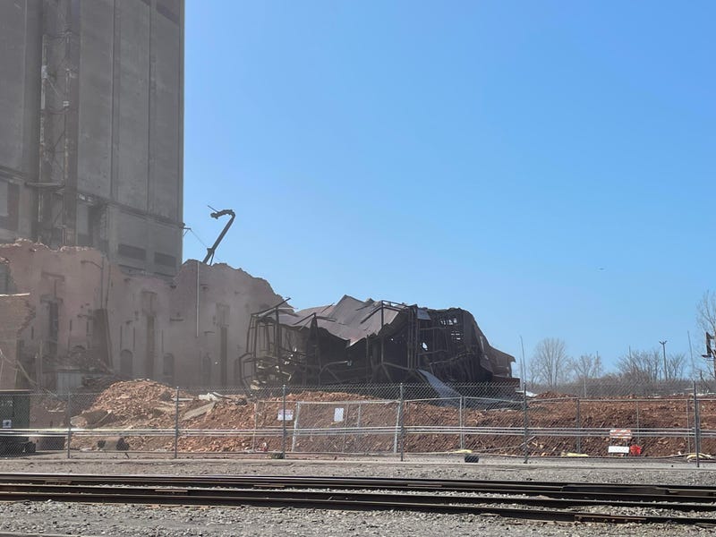 Great Northern grain elevator demolition - April 26, 2023