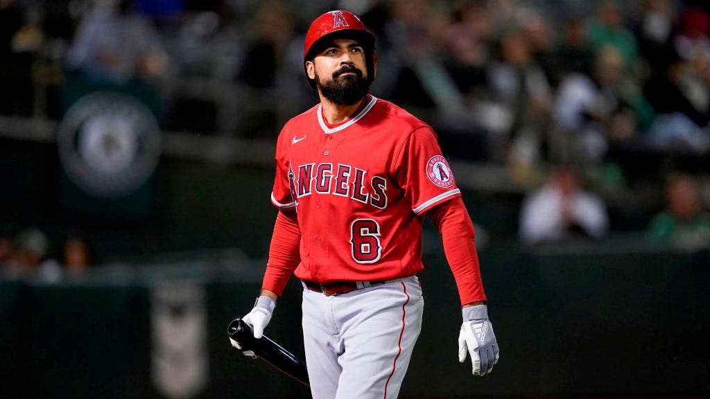 Anthony Rendon tries to slap A's fan after opening-night loss