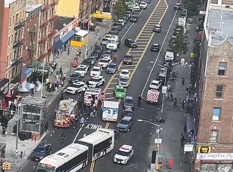 Citizen App video from the Longwood section of the Bronx shows first responders at the scene of a stabbing that left a 29-year-old woman dead on Thursday.