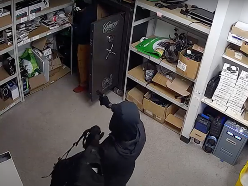 Armed suspect wanted for robbing Germantown cellphone store twice