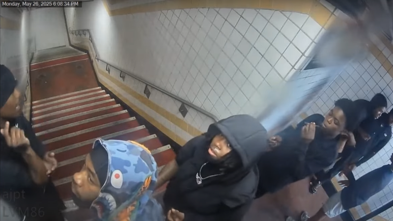 Video: Group attacks, robs 20-year-old near Temple University