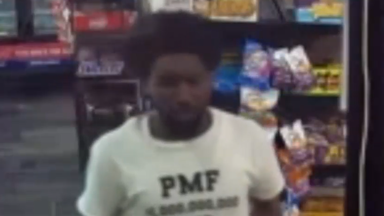 VIDEO: Man punched during robbery on Manhattan street, suspect sought