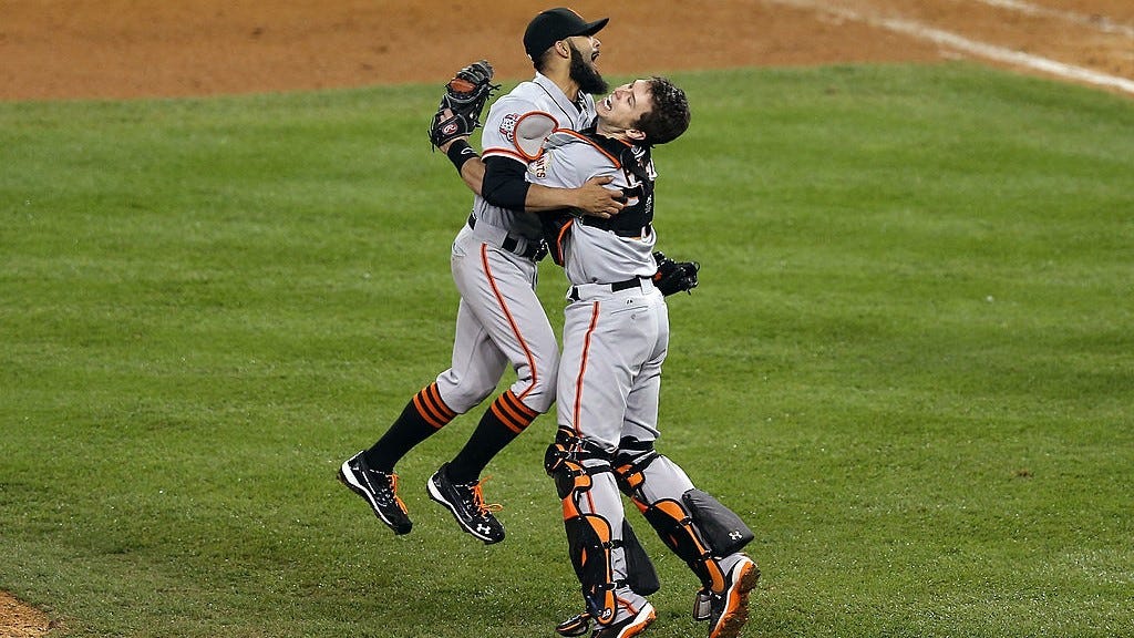 Sergio Romo signs ceremonial contract to retire with Giants