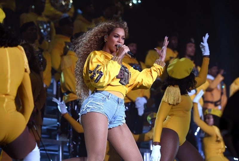Beyoncé (finally) posted an Instagram Story on Monday night -- and chose to make her debut all about her fans, and their choreography to her new single. 