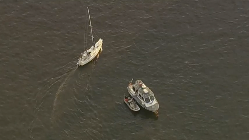 Police: Armed man steals sailboat docked at Delaware River pier