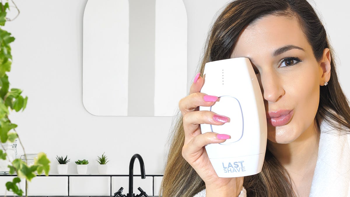Stay smooth and save time with this hair removal handset