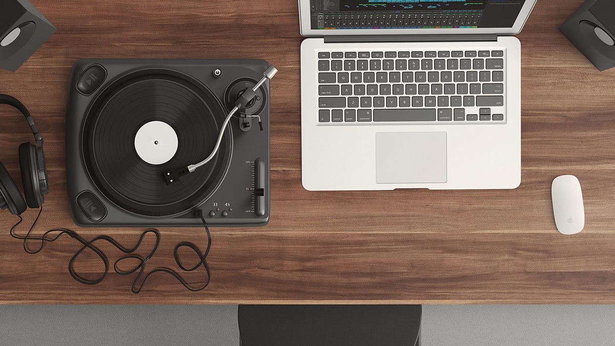 Start your journey to be a professional music producer with Punkademic's eLearning subscription