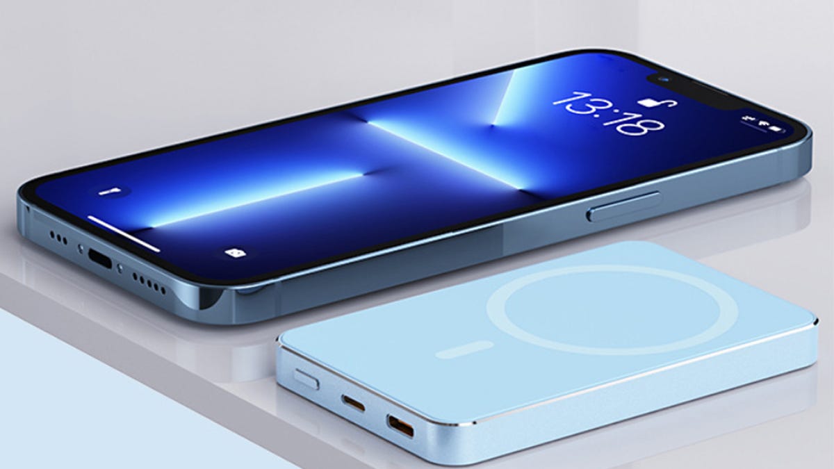 This charger will fully power your phone’s dead battery in 30 minutes