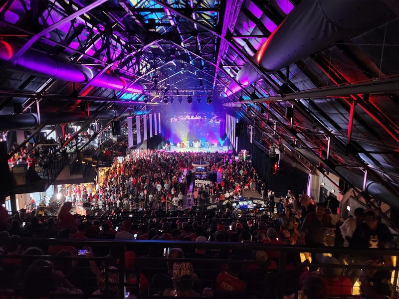 Salt Shed crowd