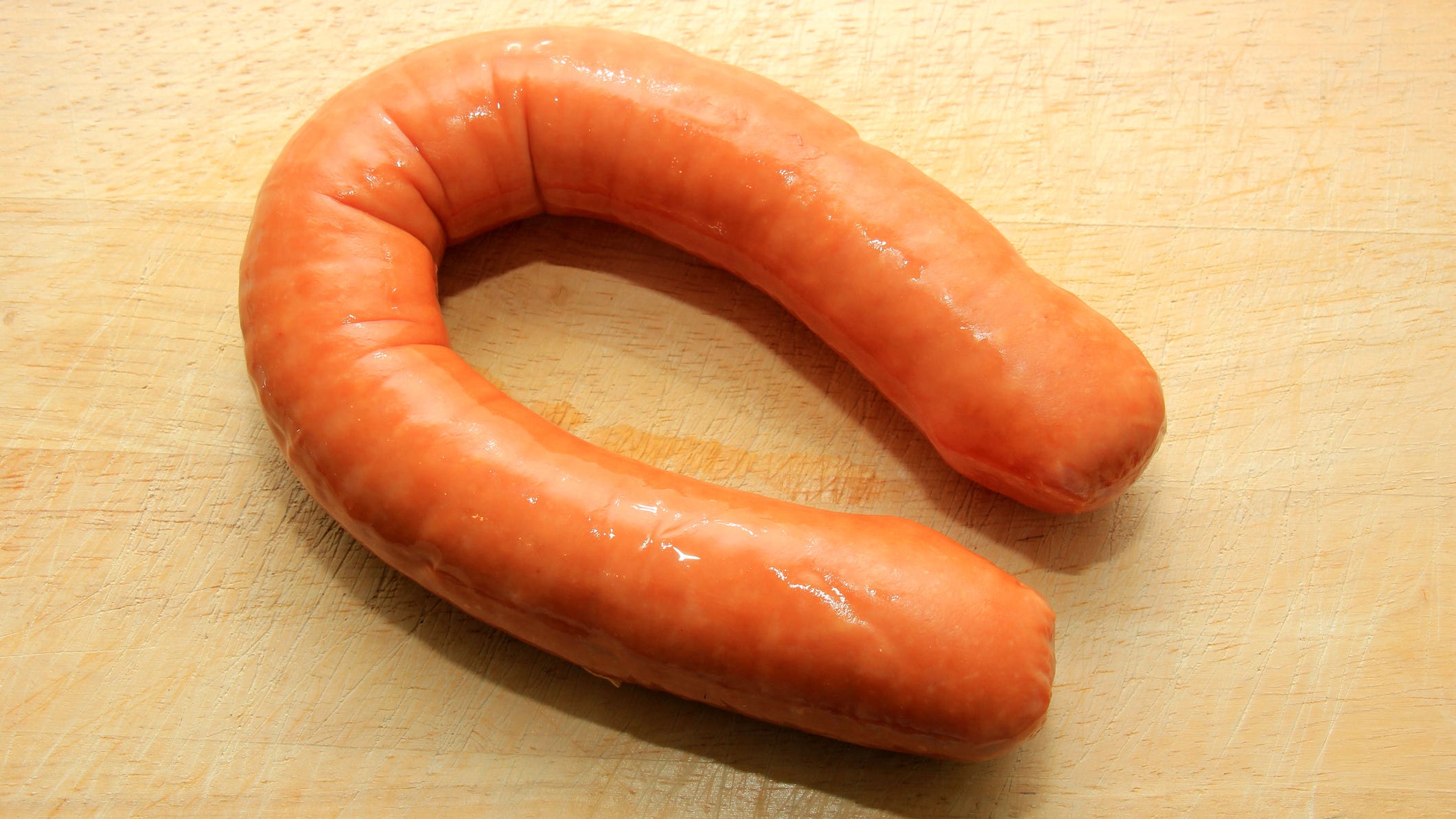 Suspect linked to sausage theft at supermarket