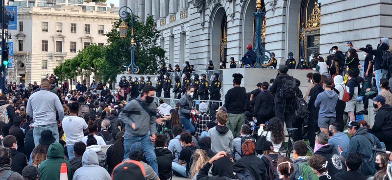 Protests against police brutality continue in San Francisco hours before second night of curfew, May 31, 2020